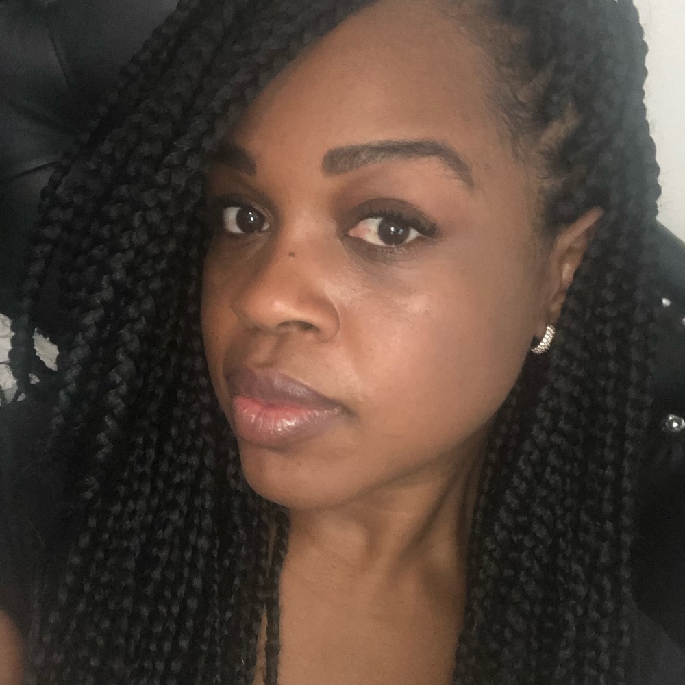 Meet your Posher, Cassandra